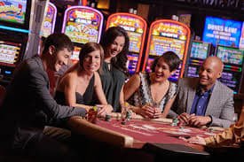 Tim jawa138 bekerja di kantor pusat, mengelola platform sportsbook dan live casino